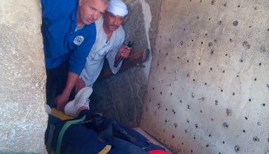 صورة إنقاذ سائحة إسبانية من داخل هرم سنفرو