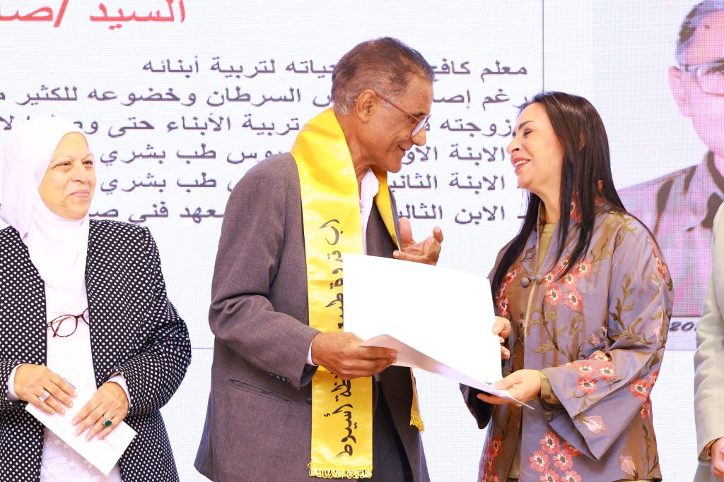 وزيرة التضامن تشهد احتفالية "الأب القدوة"