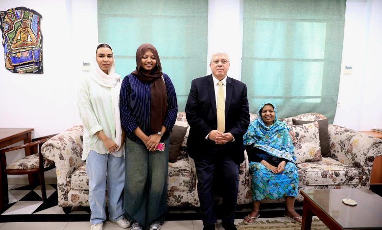 الدكتور أيمن عاشور وزير التعليم العالي والبحث العلمي يتفقد مبنى الوزارة بحي السفارات فى مدينة نصر