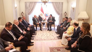 صورة وزير الصحة يلتقى نظيره العراقي لتعزيز التعاون المشترك على هامش مؤتمر PHDC 2025