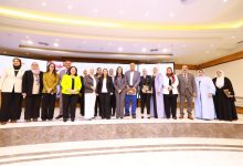 صورة بالفيديو.. مشرفة قبطية تفوز برحلة عمرة وتُهديها لزميلتها المسلمة