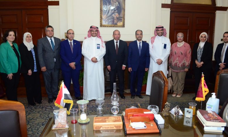 كلية طب قصر العيني تساقبب وفدًا رفيع المستوى من الهيئة السعودية للتخصصات الصحية