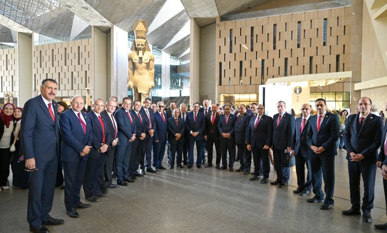 مجلس جامعة القاهرة في زيارة رسمية للمتحف المصري الكبير