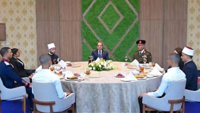 صورة الرئيس “السيسي” يشيد بوعي وثقافة طلاب جامعة القاهرة