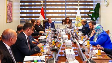 صورة اجتماع وزاري لتسهيل التمويل الأخضر وتطبيق مبادئ المسؤولية الممتدة للمنتج