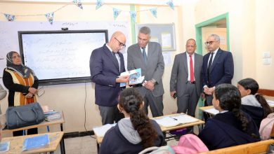 صورة وزير التربية والتعليم ومحافظ أسوان يتفقدان مدارس إدارة” إدفو “