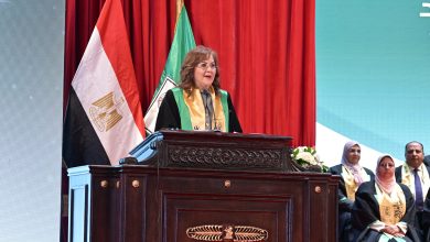 صورة كلمة مستشارة رئيس الجمهورية للشؤون الاقتصادية فى احتفالية “عيد العلم “20 لجامعة القاهرة