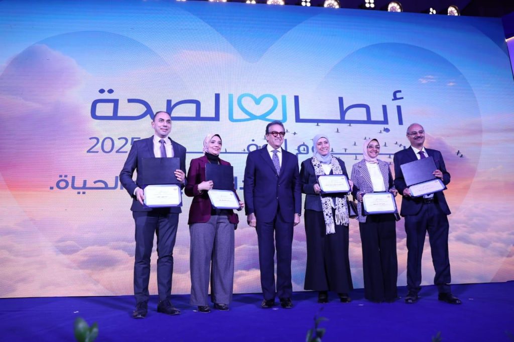 تكرّيم (أبطال الصحة) خلال احتفالية «يوم الوفاء»