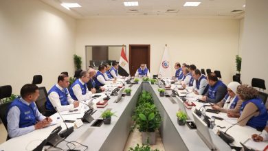 صورة وزير الصحة يترأس غرفة الأزمات لمتابعة التأمين الطبي لاحتفالات رأس السنة وأعياد الميلاد