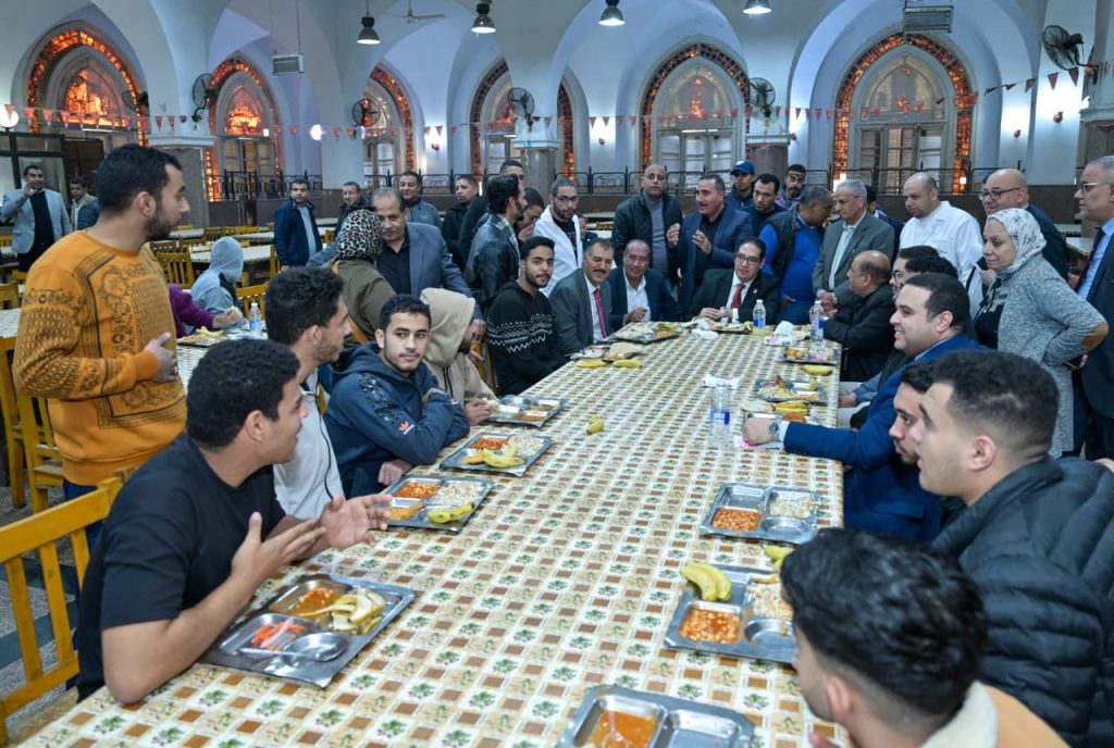 جولة تفقدية للدكتور محمد سامي عبد الصادق رئيس جامعة القاهرة داخل المدينة الجامعية للطلاب بمنطقة بين السرايات