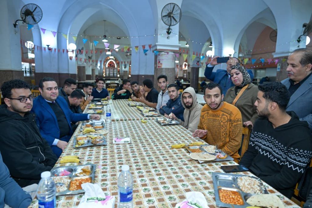 جولة تفقدية للدكتور محمد سامي عبد الصادق رئيس جامعة القاهرة داخل المدينة الجامعية للطلاب بمنطقة بين السرايات