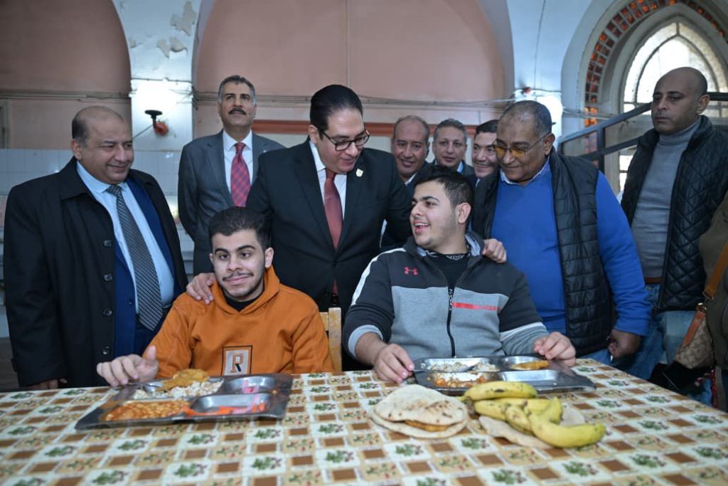 جولة تفقدية للدكتور محمد سامي عبد الصادق رئيس جامعة القاهرة داخل المدينة الجامعية للطلاب بمنطقة بين السرايات