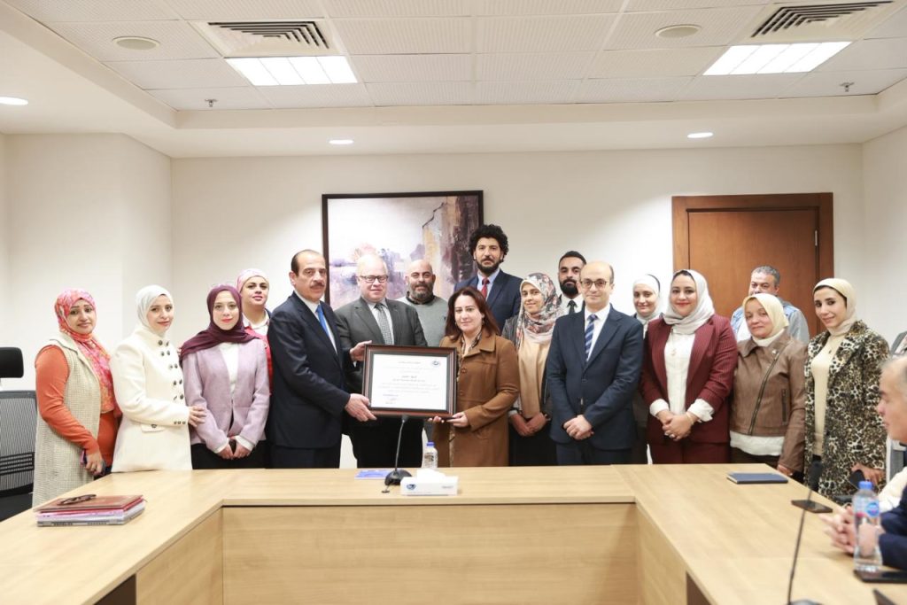 وزير الصحة يكرم قطاع الطب الوقائي