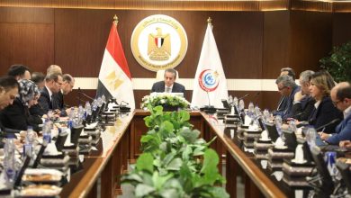 صورة وزير الصحة يتابع مع وفد تركي تنفيذ «مدينة العاصمة الطبية»