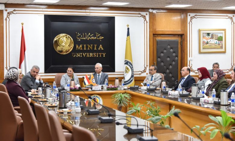 جولة الدكتورة عبلة الألفي نائب وزير الصحة والسكان لمحافظة المنيا