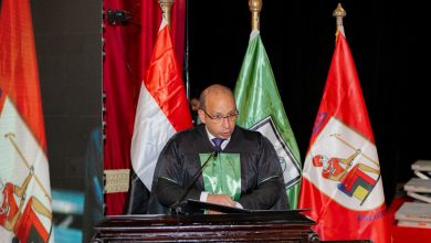 صورة د.حسام صلاح للطلاب الوافدين: أبواب قصر العيني مفتوحة دائمًا لكم