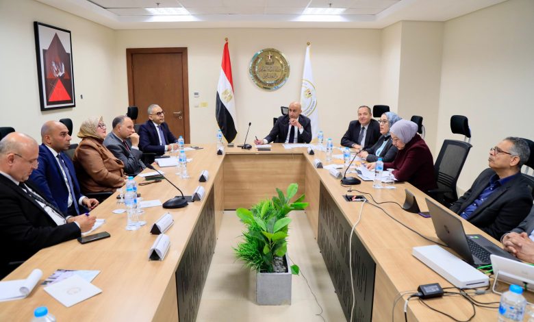 وزير التعليم يبحث حلول القضاء على الفترة المسائية