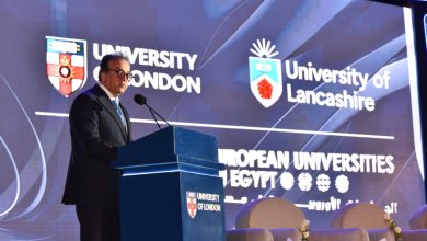 صورة وزير الصحة يشهد تخريج أول دفعة من “الجامعات الأوروبية”في مصر