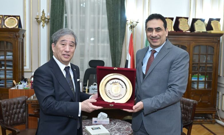 الدكتور محمود السعيد نائب رئيس جامعة القاهرة لشئون الدراسات العليا والبحوث يستقبل الدكتور ناوشي سوجياما رئيس جامعة "ناجويا" باليابان