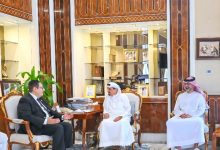 صورة حاكم عجمان يستقبل رئيس جامعة القاهرة لبحث آفاق التعاون العلمي