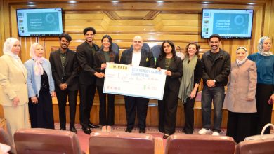 صورة طب قصر العيني تكرّم الفائزين في أولى مسابقات «المكتب الأخضر»