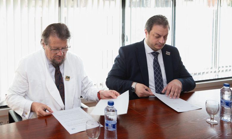 «الصحة» توقّع مذكرة تفاهم مع مركز باراكير الإسباني لتعزيز خدمات الرمد