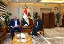 صورة وزيرة التنمية المحلية تتابع مع محافظ مطروح تنفيذ المشروعات الخدمية والاستثمارية