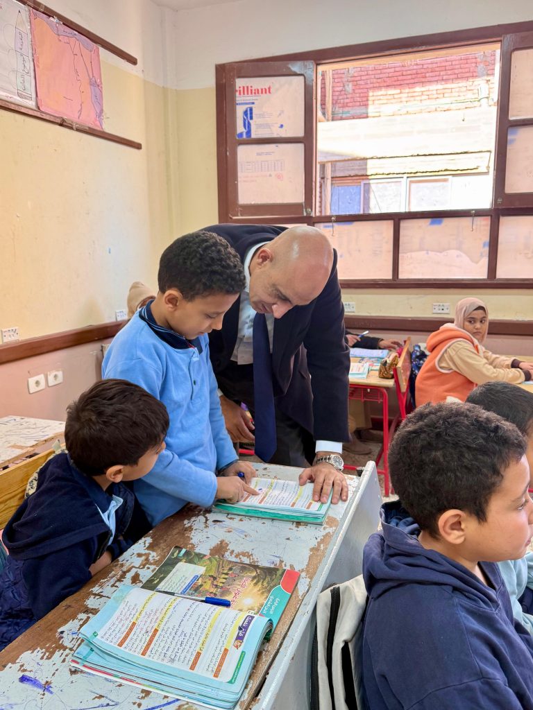 جولة وزير التعليم فى قنا