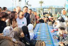 صورة وزيرة التضامن تتفقد مائدة «مصر الخير» لإفطار 1500 صائم