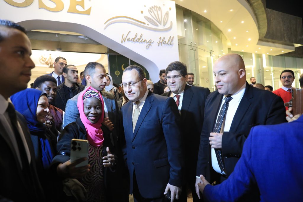  الدكتور عبدالعزيز قنصوة وزير التعليم العالي والبحث العلمي يشهد فعاليات حفل الإفطار السنوي للطلاب الوافدين