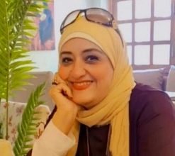 صورة ٱلْتَقَيْنَا عَلَى شَطْرِ بَيْتٍ