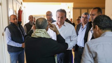 صورة زيارة مفاجئة لوزير الصحة لمركز طبي بدر