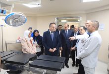 صورة وزير التعليم العالي يفتتح مستشفى الأطفال بالمنيا