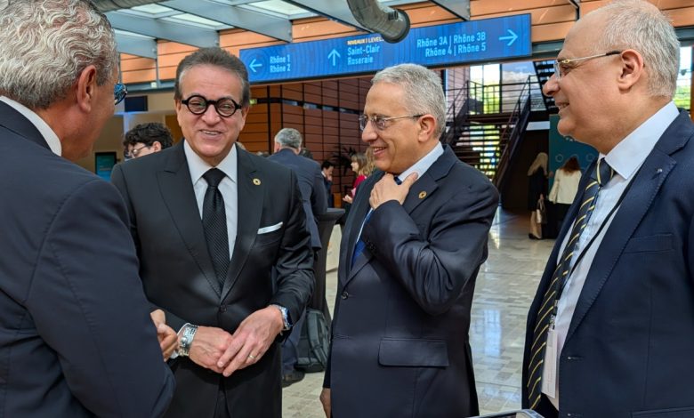 الدكتور خالد عبدالغفار، وزير الصحة والسكان، مع نظيره التونسي الدكتور مصطفى الفرجاني