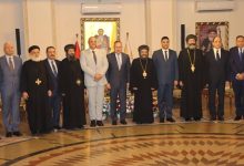 صورة احتفالا بعيد القيامة ..وزير التعليم العالي يزور الكنيسة المرقسية بالإسكندرية