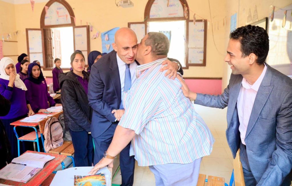 وزير التربية والتعليم يتفقد عددا من المدارس بإداراتى الحوامدية والبدرشين بالجيزة