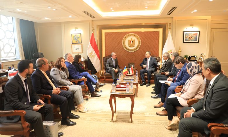 الدكتور عبد العزيز قنصوة وزير التعليم العالي والبحث العلمي يلتقى الأمير رادو أمير رومانيا