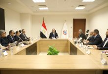 صورة “الطيب”يبحث سرعة التحول الرقمي داخل المنظومة الصحية