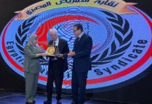 صورة تكريم الدكتور “حسام موافي” في احتفالية اليوم العالمي للتمريض