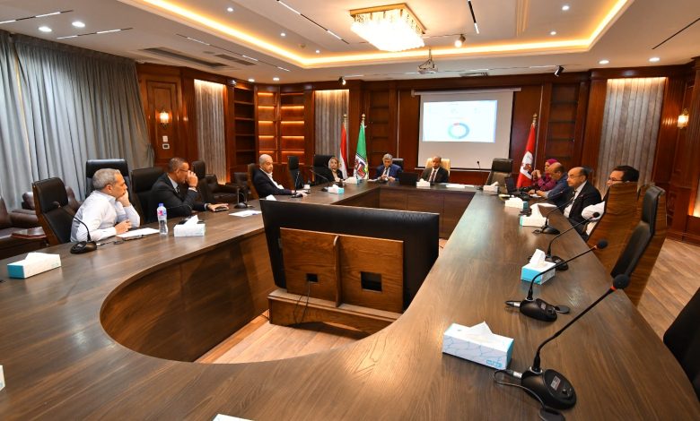 اجتماع اللجنة العليا للاحتفال بالمئوية الثانية لقصر العيني