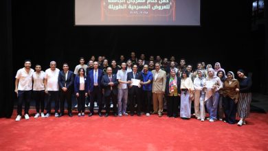 صورة رئيس جامعة القاهرة يكرم الفائزين بمهرجان «إبداع 14»