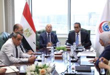صورة وزير الصحة ومحافظ القاهرة يبحثان تطوير المستشفيات