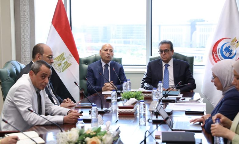 لقاء وزير الصحة ومحافظ القاهرة