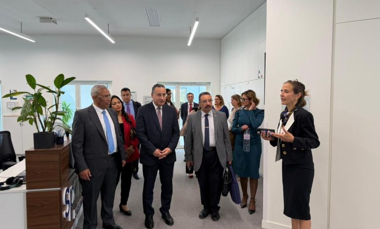 زيارة الدكتور عبد العزيز قنصوة وزير التعليم العالي والبحث العلمي لجامعة جامعة (باريس-ساكلاي)