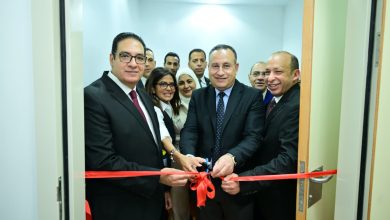 صورة قنصوة ورئيس جامعة القاهرة يفتتحان مشروعات بمستشفيات قصر العيني
