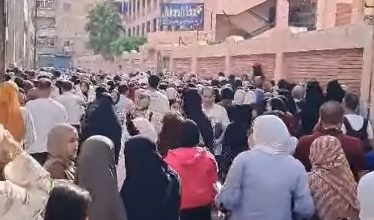صورة بالفيديو أول أيام الثانوية العامة بالإسكندرية.. شكاوى من الزحام وغياب التواجد الأمني