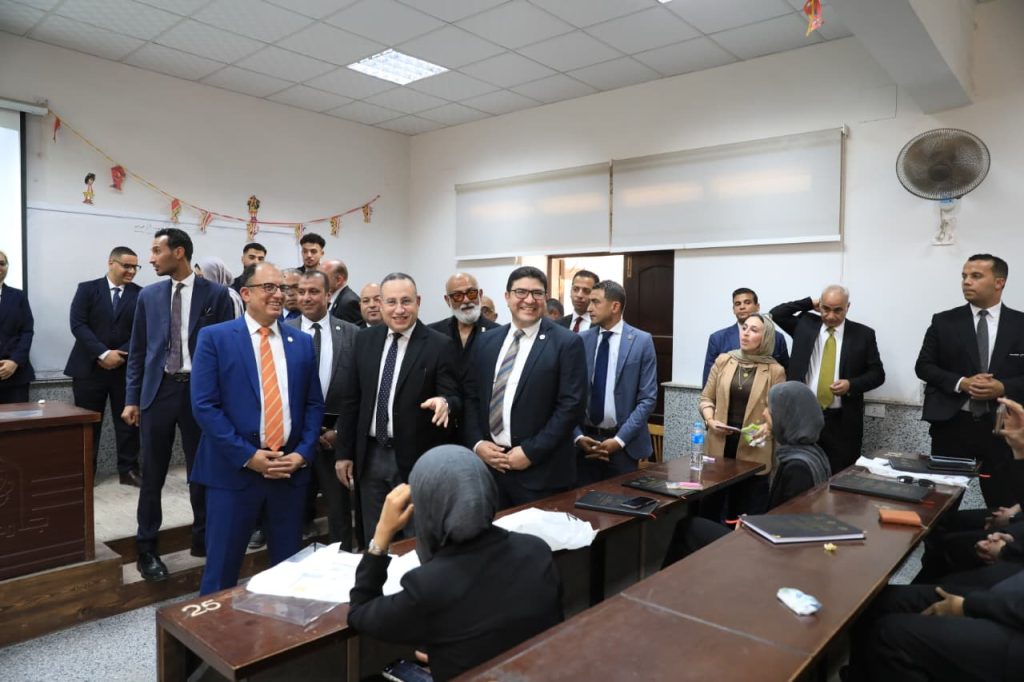 وزير التعليم العالي ورئيس جامعة العاصمة يفتتحان عددًا من المشروعات التعليمية