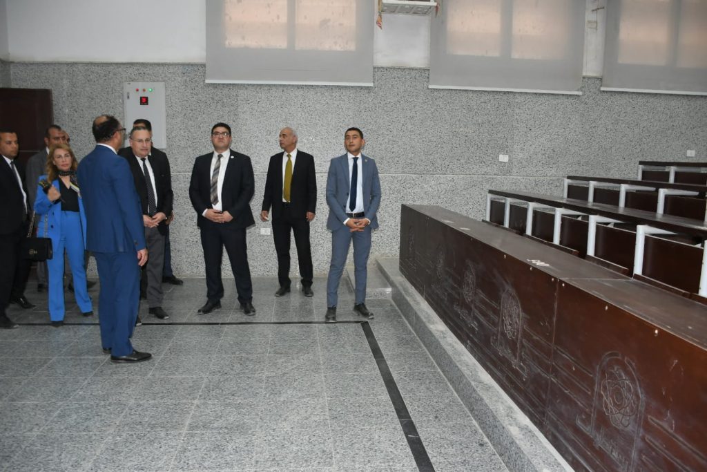 وزير التعليم العالي ورئيس جامعة العاصمة يفتتحان مشروع تطوير كلية الهندسة بحلوان