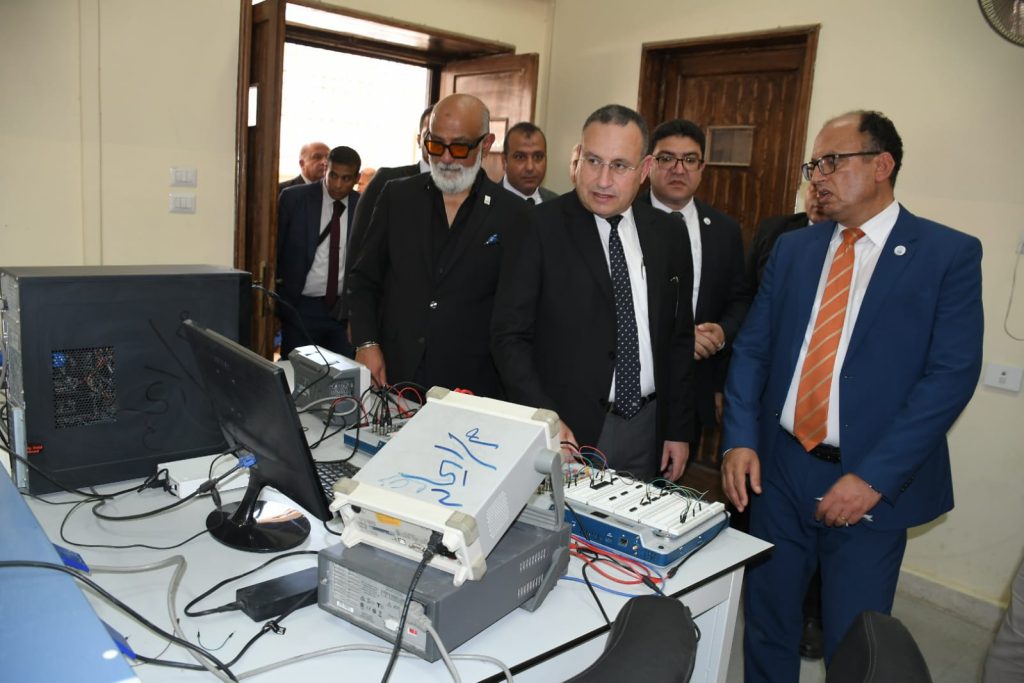وزير التعليم العالي ورئيس جامعة العاصمة يفتتحان مشروع تطوير كلية الهندسة بحلوان