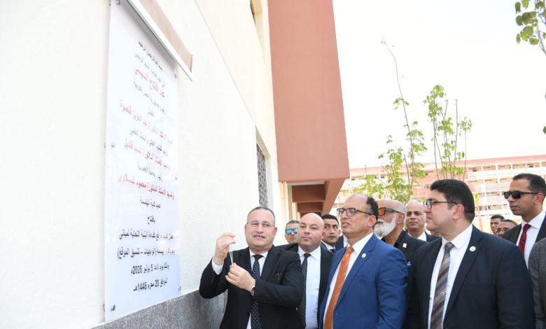 وزير التعليم العالي ورئيس جامعة العاصمة يفتتحان مشروع تطوير كلية الهندسة بحلوان
